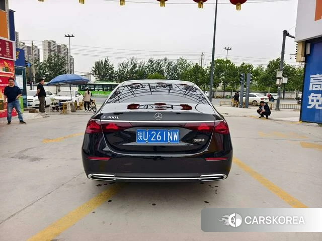 Mercedes-Benz E-class id 4263950 из Китая 16