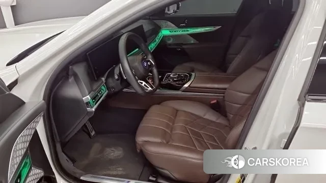 BMW 7 Series (G70) id 3507782 из Кореи 18