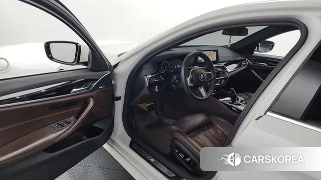 BMW 5 Series (G30) id 3259252 из Кореи 20