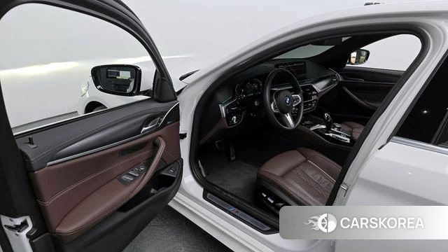 BMW 5 Series (G30) id 4343321 из Кореи 20