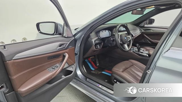 BMW 5 Series (G30) id 4496817 из Кореи 33