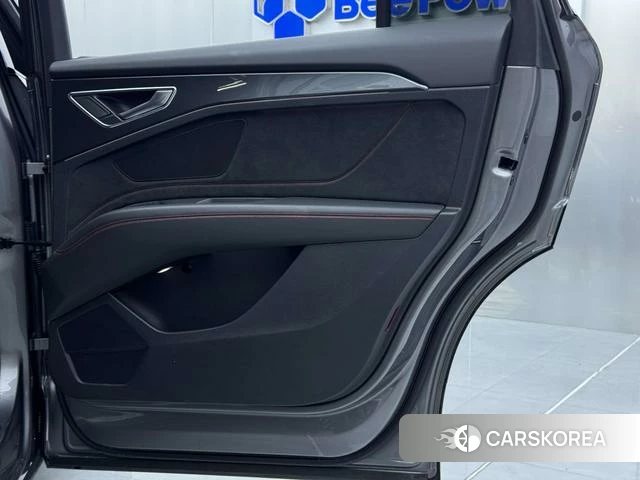 Audi Q5 e-tron id 4301169 из Китая 27