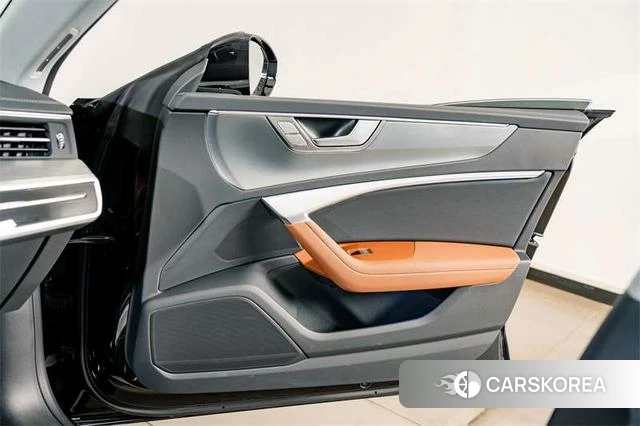 Audi A7L id 3857702 из Китая 22
