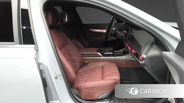 BMW 7 Series (G70) id 4691115 из Кореи 33