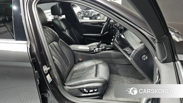 BMW 5 Series (G30) id 3886278 из Кореи 21