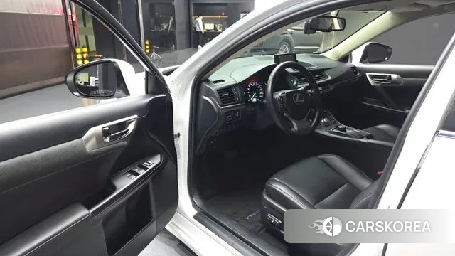 Lexus CT200h id 3748513 из Кореи 20