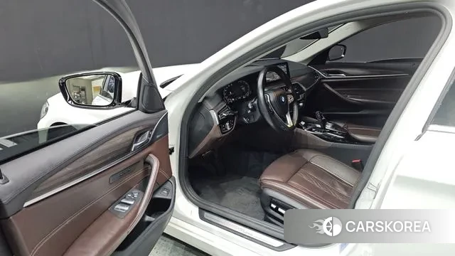 BMW 5 Series (G30) id 3717997 из Кореи 20