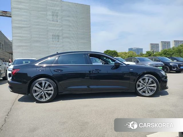 Audi A6L id 4297790 из Китая 12