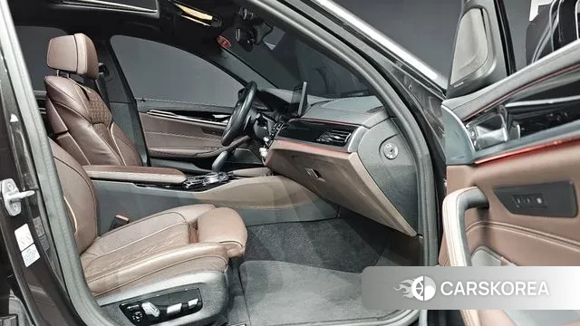 BMW 5 Series (G30) id 3053821 из Кореи 20