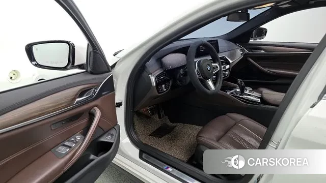 BMW 5 Series (G30) id 3474060 из Кореи 20