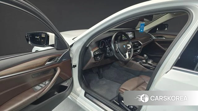 BMW 5 Series (G30) id 3955292 из Кореи 20