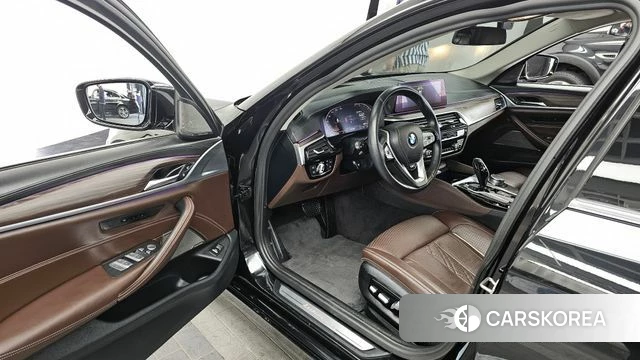 BMW 5 Series (G30) id 4245363 из Кореи 32