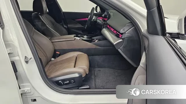 BMW 5 Series (G60) id 3775868 из Кореи 20