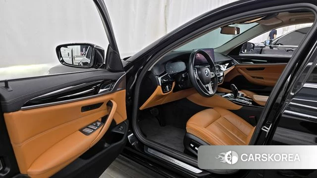 BMW 5 Series (G30) id 4282617 из Кореи 30