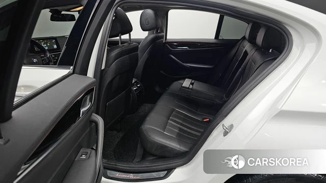 BMW 5 Series (G30) id 3808132 из Кореи 19