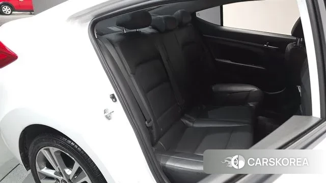 Hyundai Avante AD id 3728557 из Кореи 20