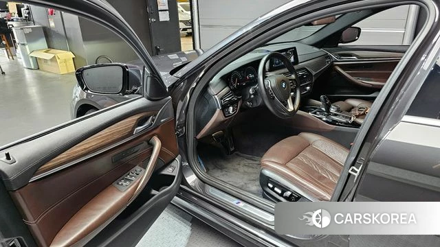 BMW 5 Series (G30) id 4305274 из Кореи 31