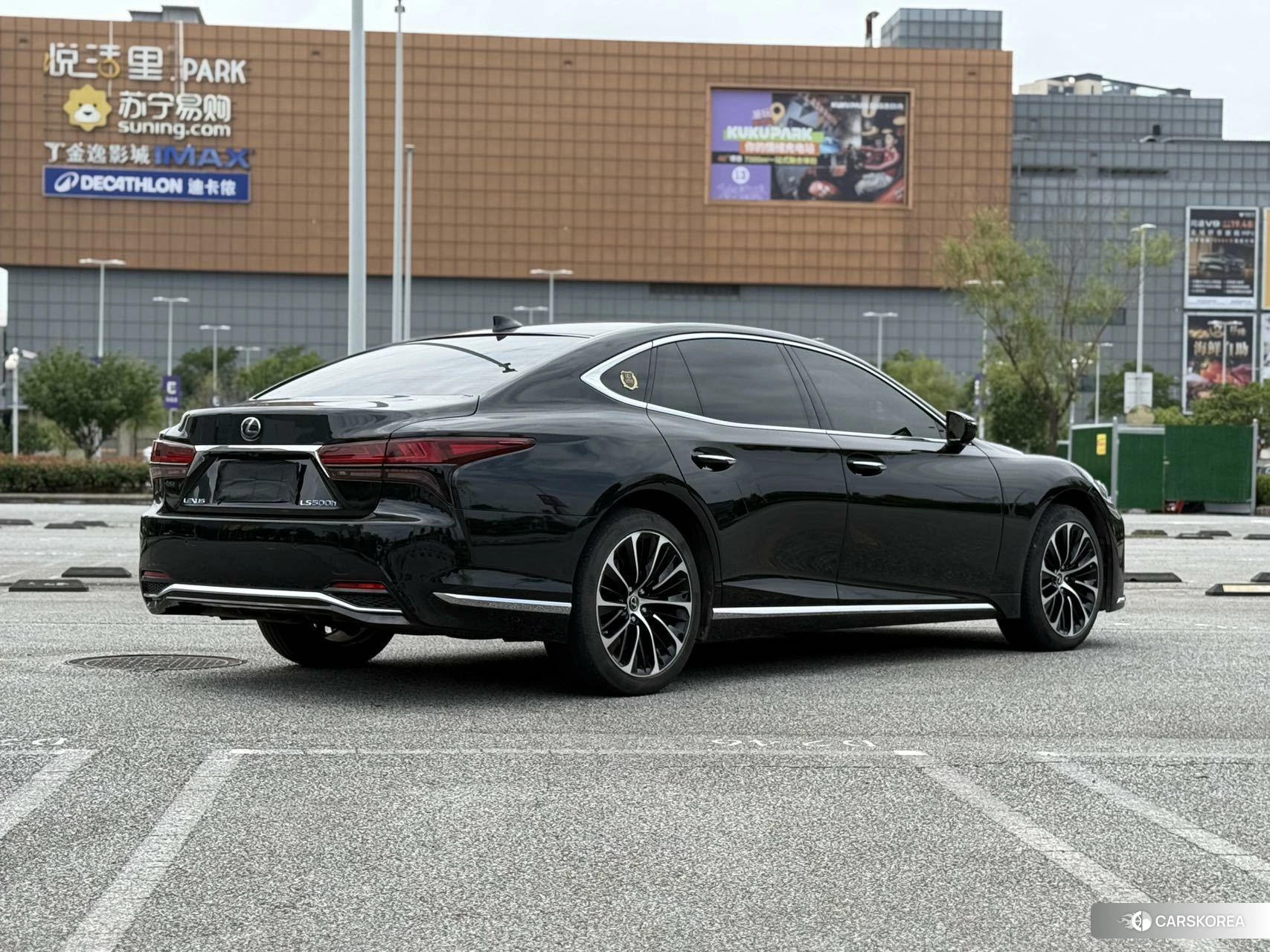 Lexus LS id 4504907 из Китая 15