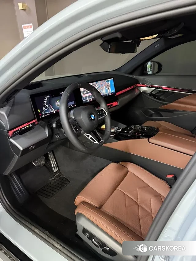 BMW 5 Series (G60) id 3609978 из Кореи 20