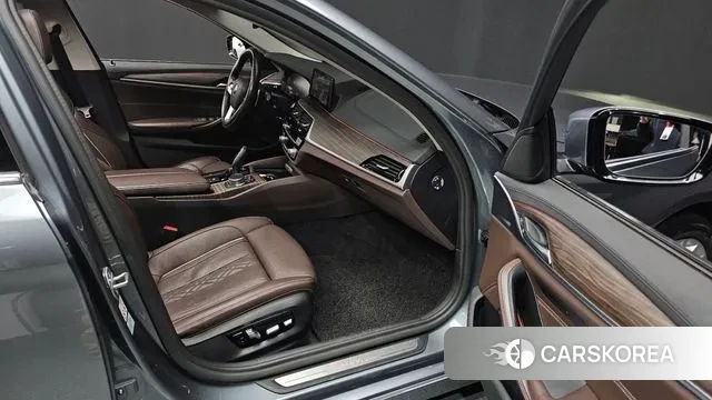 BMW 5 Series (G30) id 3703316 из Кореи 20