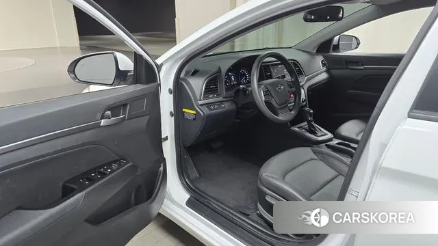 Hyundai Avante AD id 3077030 из Кореи 20