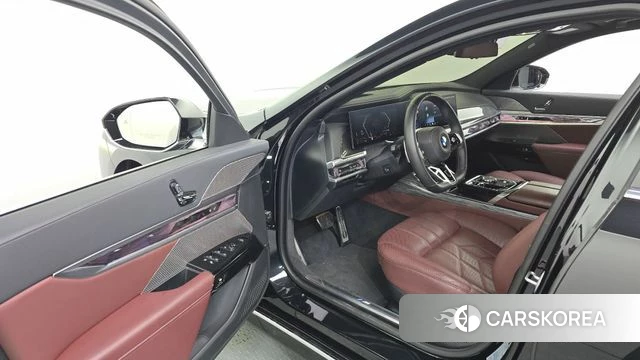 BMW 7 Series (G70) id 4400606 из Кореи 37