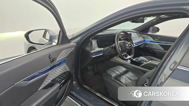 BMW i7 (G70) id 4572048 из Кореи 37