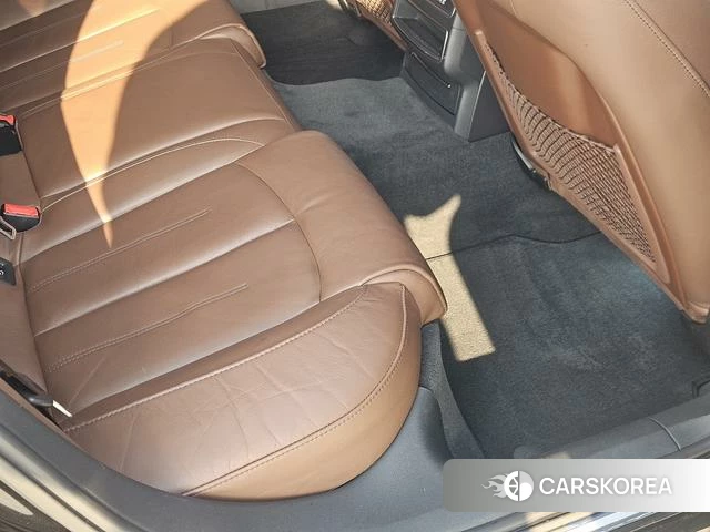 Audi A6L id 4212437 из Китая 18
