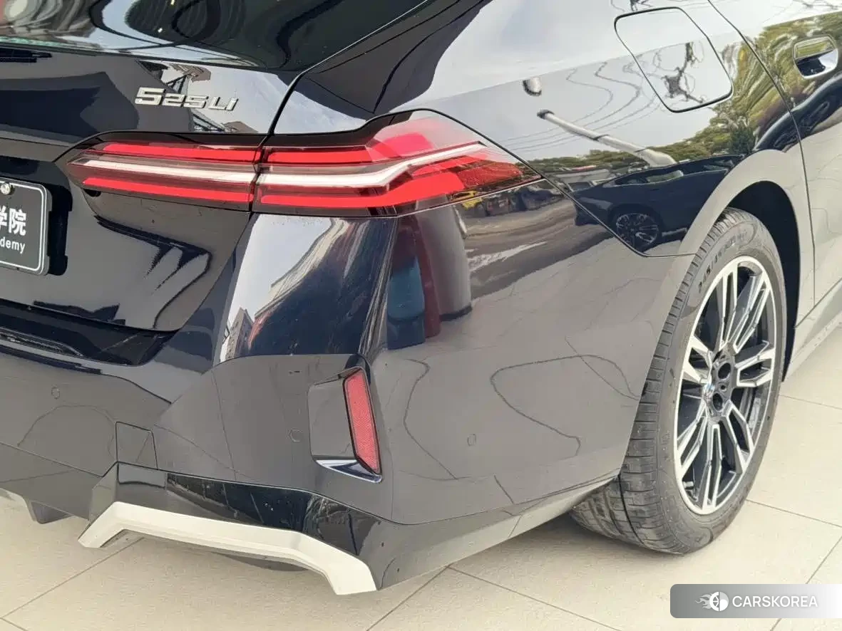 BMW 5 series id 4515477 из Китая 19