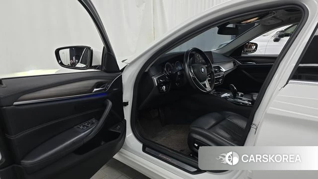 BMW 5 Series (G30) id 4530860 из Кореи 31