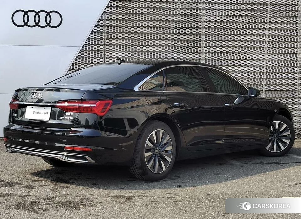 Audi A6L id 4513752 из Китая 15