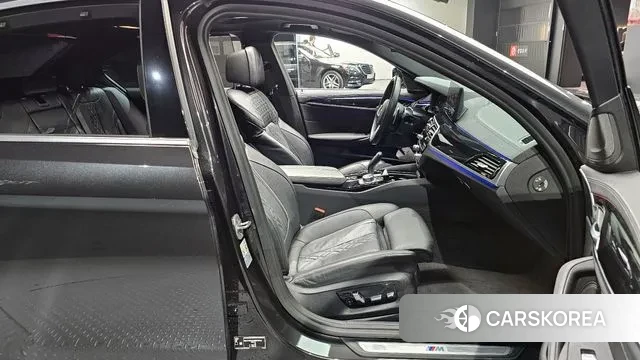 BMW 5 Series (G30) id 3366623 из Кореи 20