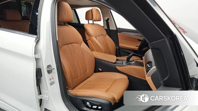 BMW 5 Series (G30) id 4604766 из Кореи 20