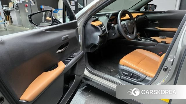 Lexus UX250h id 4377621 из Кореи 30
