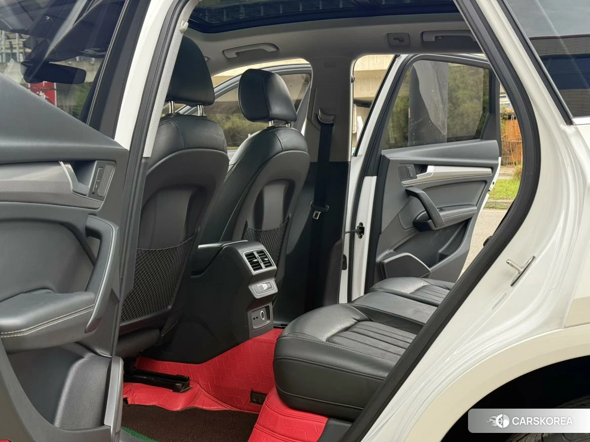 Audi Q5L id 4498709 из Китая 21