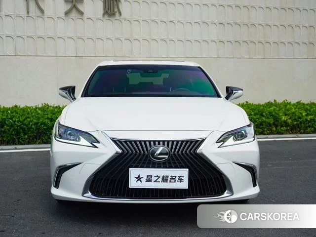 Lexus ES id 3888964 из Китая 23