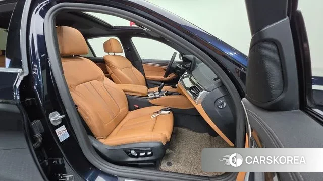 BMW 5 Series (G30) id 3443754 из Кореи 20