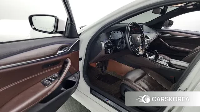 BMW 5 Series (G30) id 3682685 из Кореи 20