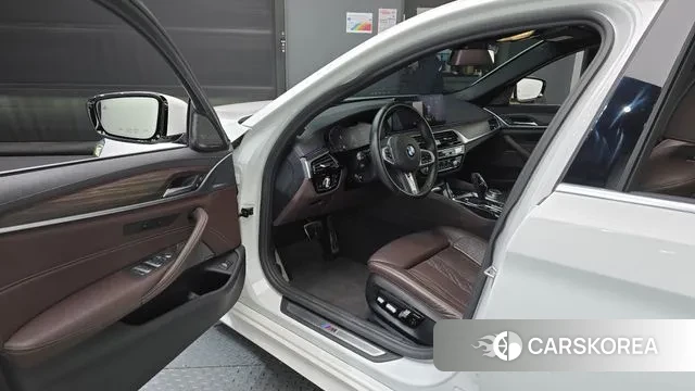 BMW 5 Series (G30) id 3454241 из Кореи 20