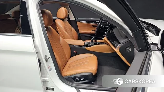 BMW 5 Series (G30) id 3703896 из Кореи 20