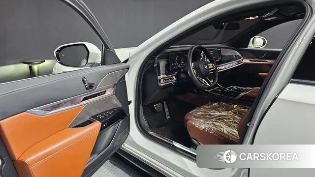 BMW 7 Series (G70) id 3745136 из Кореи 20