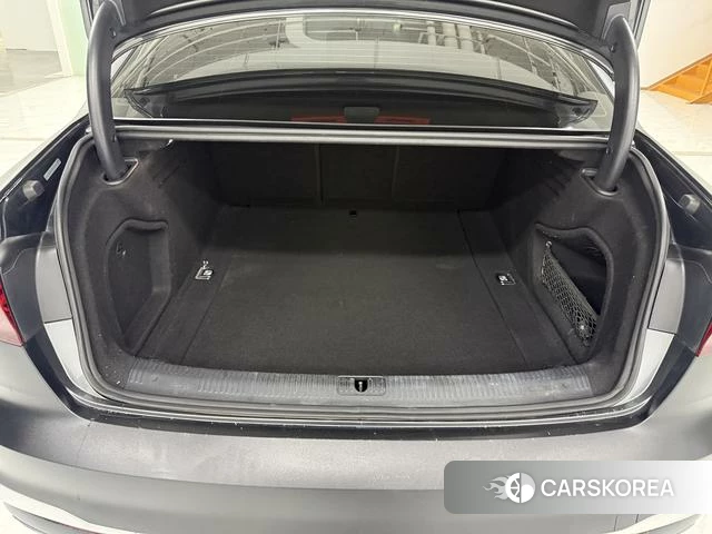 Audi A4L id 4307706 из Китая 19