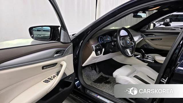 BMW 5 Series (G30) id 3828810 из Кореи 20