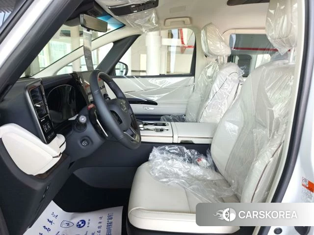 Lexus LM id 4307772 из Китая 22