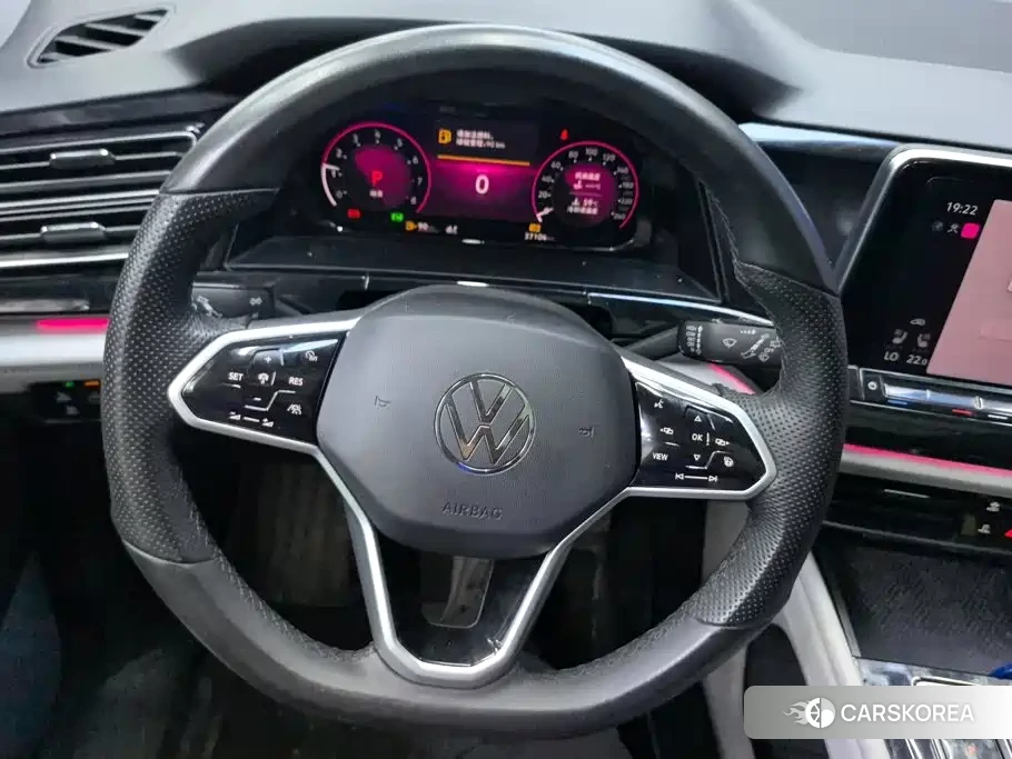 Volkswagen Tourang id 4570531 из Китая 16