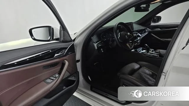 BMW 5 Series (G30) id 3483349 из Кореи 20