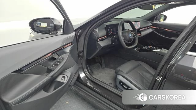BMW 5 Series (G60) id 4686931 из Кореи 20