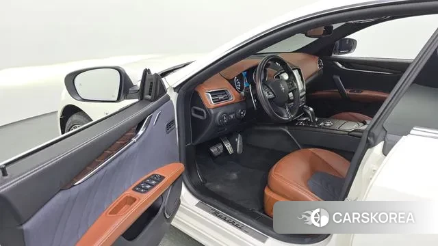 Maserati Ghibli id 3562243 из Кореи 20