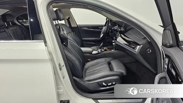 BMW 5 Series (G30) id 3717677 из Кореи 20