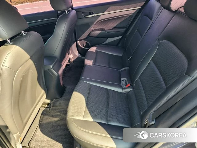 Hyundai Avante AD id 3829209 из Кореи 20